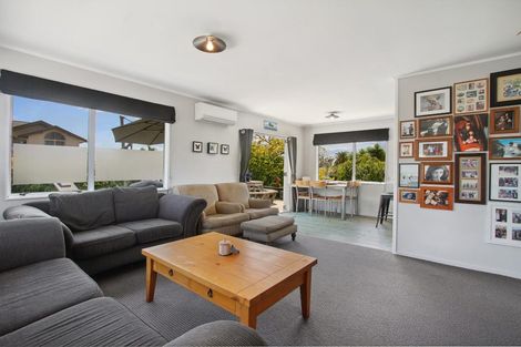 Photo of property in 25 Crispe Road, Clarks Beach, 2122