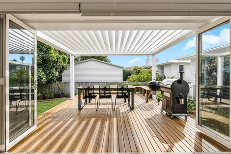 Photo of property in 6 Esmeralda Avenue, Avondale, Auckland, 1026