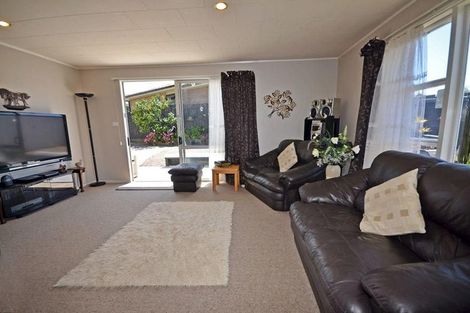 Photo of property in 9 Ballial Place, West Harbour, Auckland, 0618