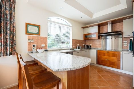 Photo of property in 30 Woodridge Avenue, Northcross, Auckland, 0630