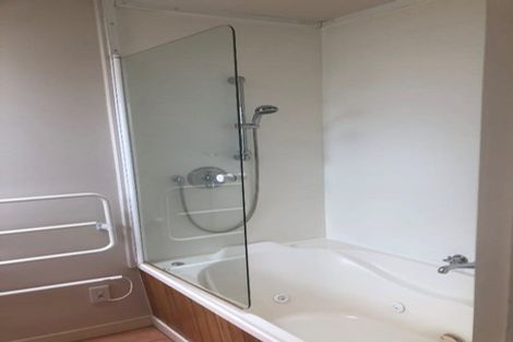 Photo of property in 382 Memorial Avenue, Burnside, Christchurch, 8053