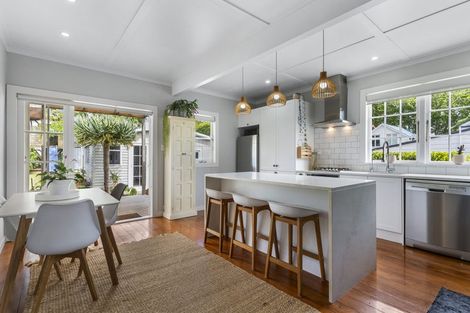 Photo of property in 16 Princes Street, Northcote Point, Auckland, 0627