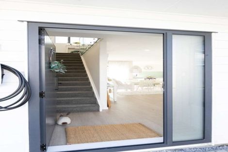 Photo of property in 90c Seymour Road, Sunnyvale, Auckland, 0612