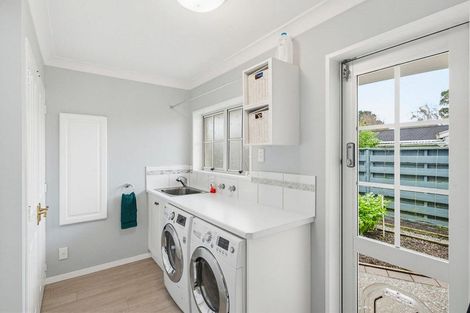 Photo of property in 5 Patterson Grove, Waikanae, 5036