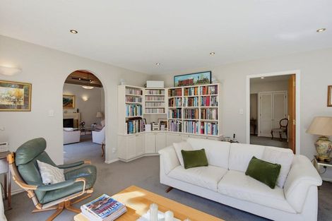 Photo of property in 10 Karaka Grove, Waikanae, 5036