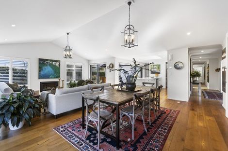 Photo of property in 1 Tupare Place, Highlands Park, New Plymouth, 4312