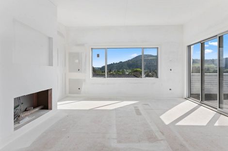 Photo of property in 6a Leo Place, Kawaha Point, Rotorua, 3010