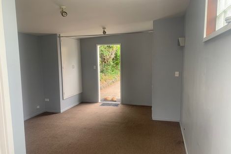 Photo of property in 44 Sylvan Avenue, Northcote, Auckland, 0627