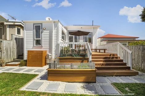 Photo of property in 30 Liffey Street, Island Bay, Wellington, 6023