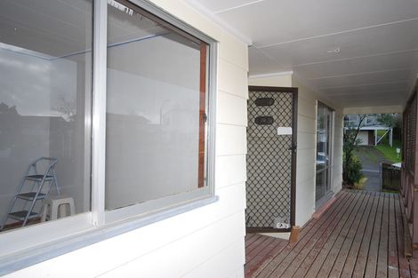 Photo of property in 52 Rosewarne Crescent, Glendene, Auckland, 0602