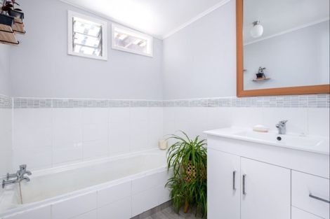 Photo of property in 12 Hooper Street, Tamarau, Gisborne, 4010