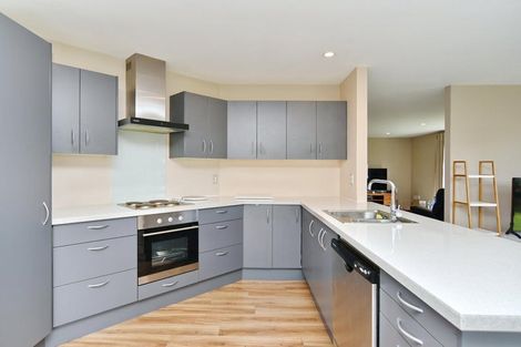 Photo of property in 27 Coolspring Way, Redwood, Christchurch, 8051