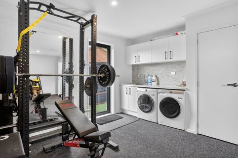 Photo of property in 4 Porokaiwhiri Avenue, Helensville, 0800