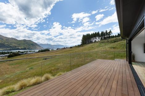 Photo of property in 13 Akitu Rise, Wanaka, 9305