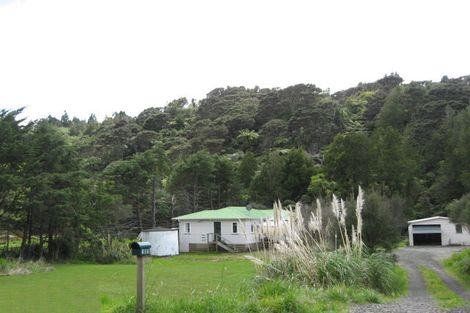 Photo of property in 107 Te Henga Road, Waitakere, Henderson, 0781