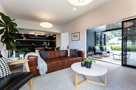 Photo of property in 25 Kotare Drive, Waiwhakaiho, New Plymouth, 4312