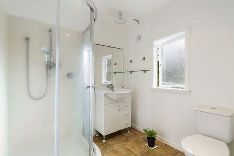 Photo of property in 145 Ocean View Road, Hillcrest, Auckland, 0627