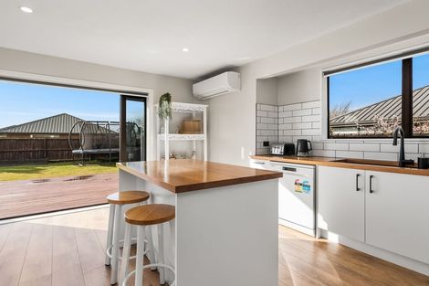Photo of property in 83 Arcon Drive, Broomfield, Christchurch, 8042