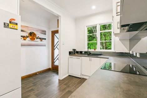 Photo of property in 79 Garden Road, Northland, Wellington, 6012