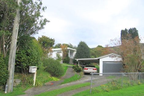 Photo of property in 21 Victory Crescent, Tawa, Wellington, 5028
