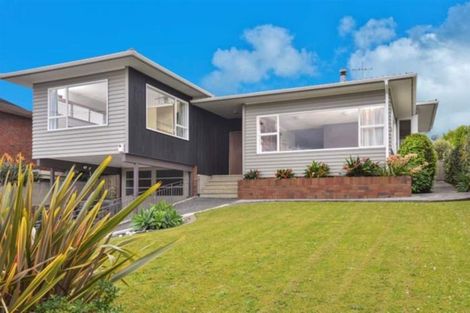 Photo of property in 12 Currey Crescent, Milford, Auckland, 0620