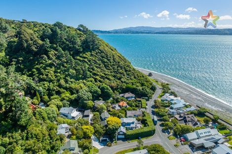 Photo of property in 8f Tawa Street, Eastbourne, Lower Hutt, 5013