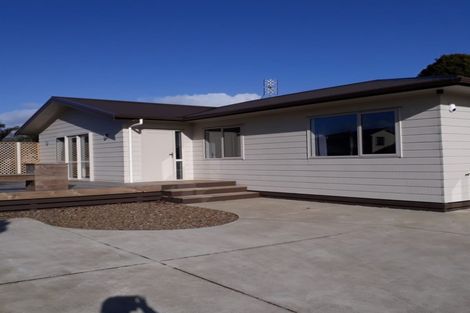 Photo of property in 9b Sandspit Road, Waiuku, 2123