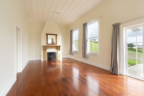 Photo of property in 8 Forlong Rise, Helensville, 0800