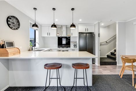 Photo of property in 2/64 Cabourne Drive, Glenview, Hamilton, 3206