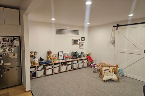 Photo of property in 276 Queens Drive, Lyall Bay, Wellington, 6022