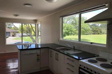 Photo of property in 15 Pixie Place, Pakuranga Heights, Auckland, 2010