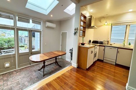 Photo of property in 92 Austin Street, Mount Victoria, Wellington, 6011