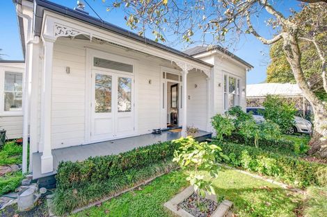 Photo of property in 2 Tainui Road, Devonport, Auckland, 0624