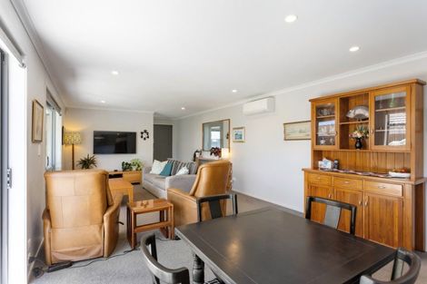 Photo of property in 8 Livingstone Drive, Papamoa Beach, Papamoa, 3118