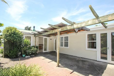 Photo of property in 237 Warwick Road, Mayfair, Hastings, 4122