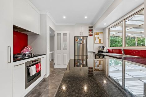 Photo of property in 27 Kurnell Drive, Botany Downs, Auckland, 2010