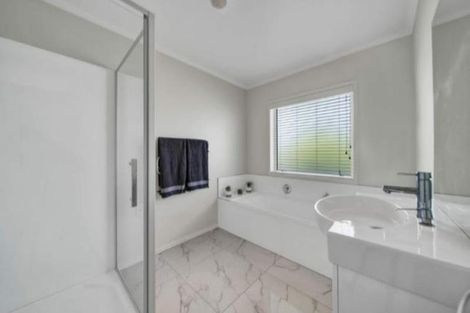 Photo of property in 10 Ryder Drive, Waiwhakaiho, New Plymouth, 4312