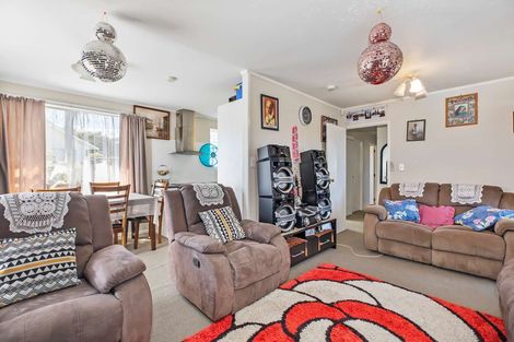 Photo of property in 2/23 Silver Creek Road, Weymouth, Auckland, 2103