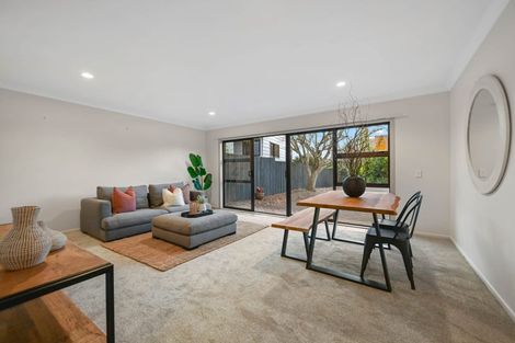 Photo of property in 24 Burn-murdoch Street, St Andrews, Hamilton, 3200