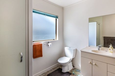 Photo of property in 32 Grace Crescent, Richmond Heights, Taupo, 3330