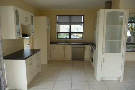 Photo of property in 2 Miraka Place, Birkenhead, Auckland, 0626