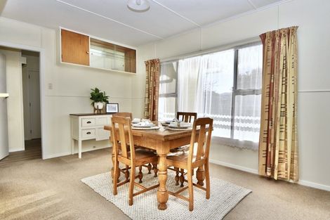 Photo of property in 22 Taylor Street, Carterton, 5713