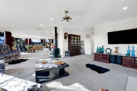 Photo of property in 3 Karina Road, Merrilands, New Plymouth, 4312