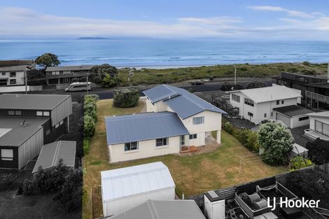Photo of property in 70 Bway Road, Waihi Beach, 3611