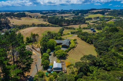 Photo of property in 562 Oaia Road, Muriwai, Waimauku, 0881