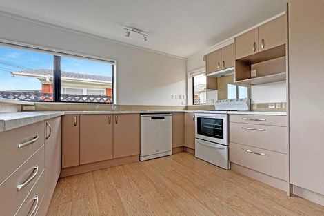 Photo of property in 1/12 Shakespeare Road, Milford, Auckland, 0620