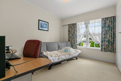 Photo of property in 27 Miro Road, Mangere Bridge, Auckland, 2022