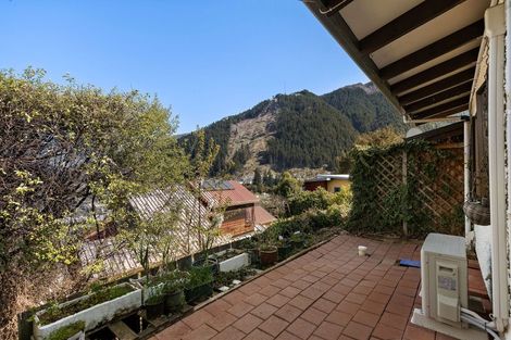 Photo of property in 11/14 Malaghan Street, Queenstown, 9300