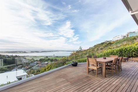 Photo of property in 4 Saint Remy Lane, Redcliffs, Christchurch, 8081