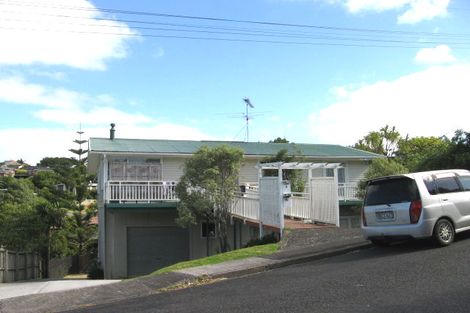 Photo of property in 2/2 Bevyn Street, Castor Bay, Auckland, 0620